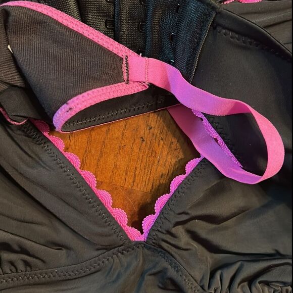 Parade Pink and Black Bralette and Thong Set(Size Large) - Picture 4 of 6